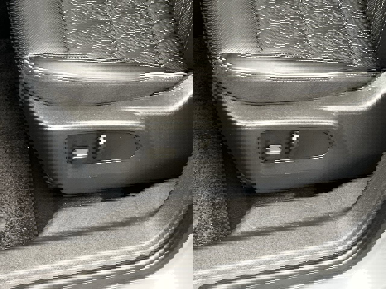 Used 2023 Buick Envision Avenir image 11