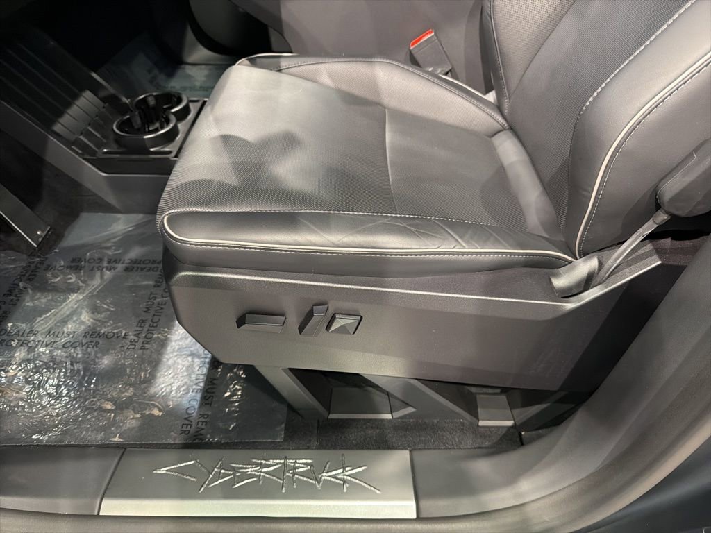 Used 2024 Tesla Cybertruck AWD Crew Cab image 13