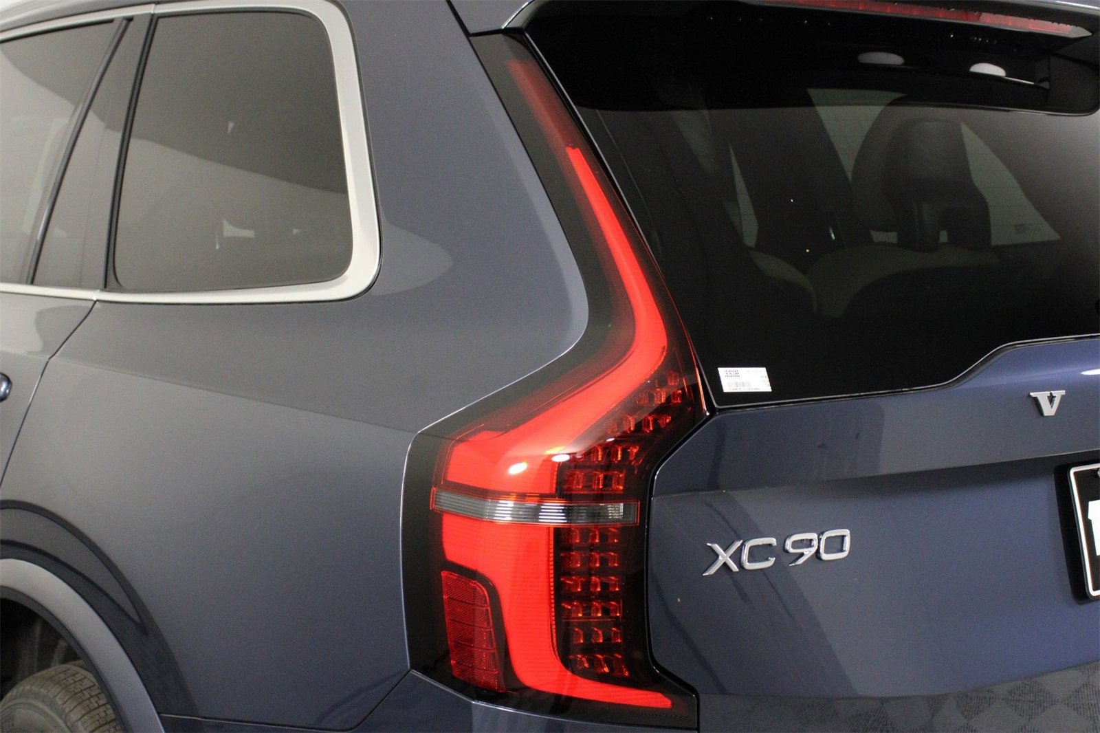 New 2026 Volvo XC90 T8 Core image 15