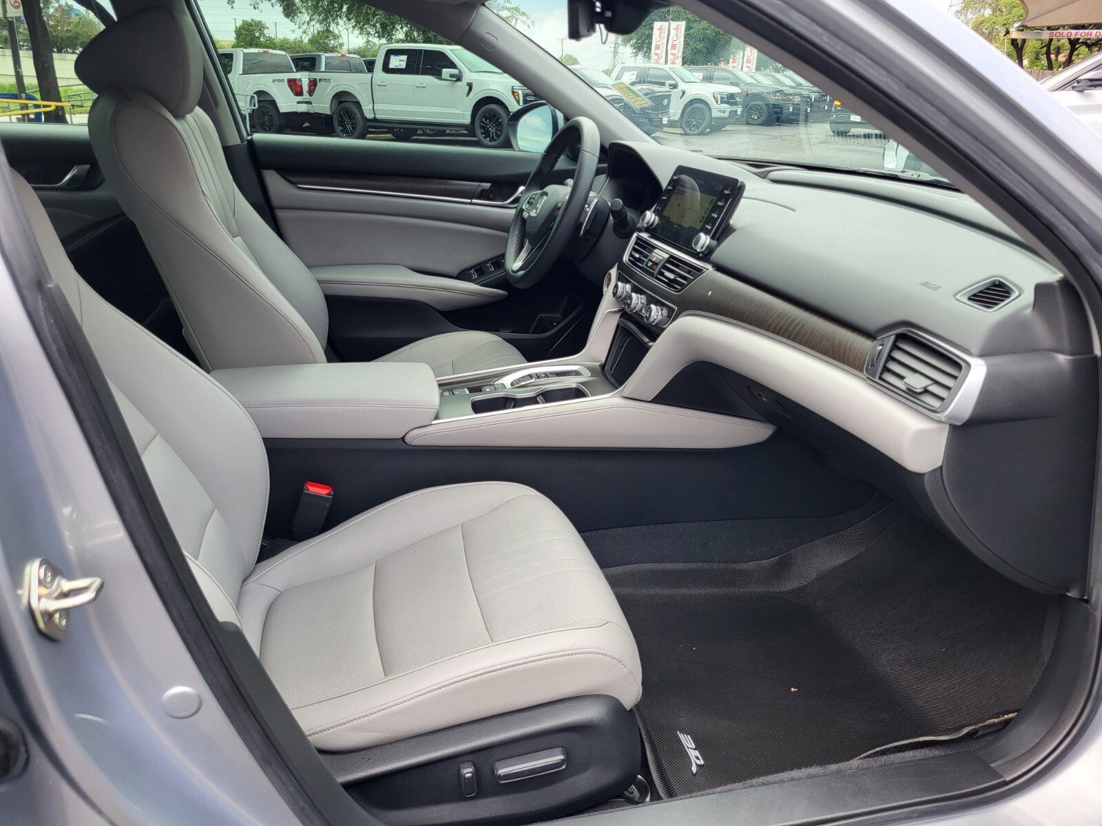 Used 2019 Honda Accord Touring image 12