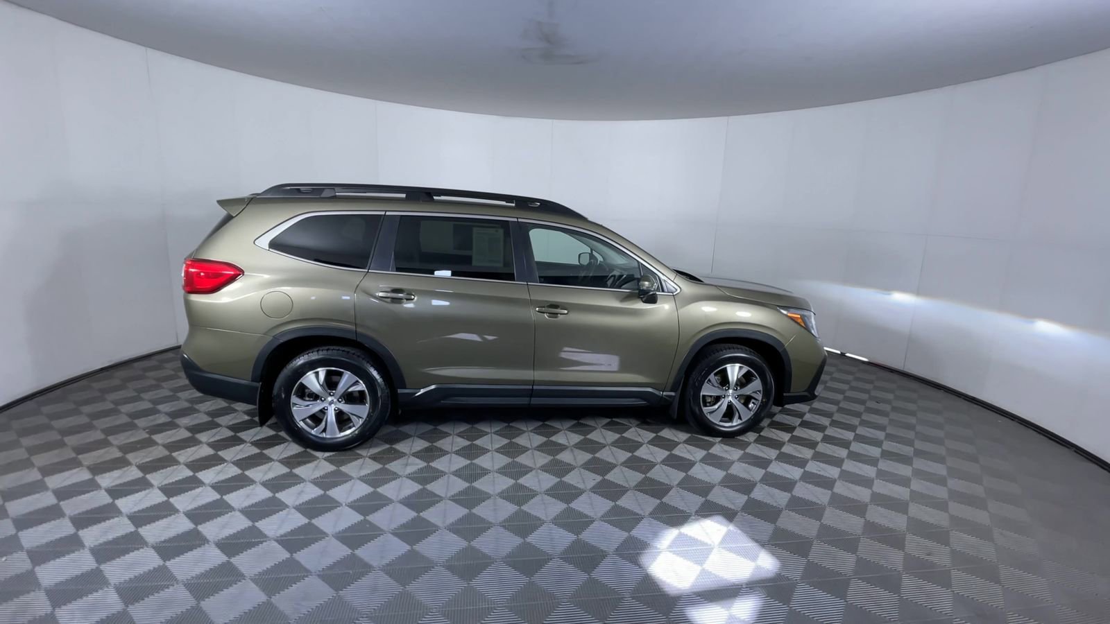 Certified 2023 Subaru Ascent Premium w/ Convenience Package AWD/4WD image 9