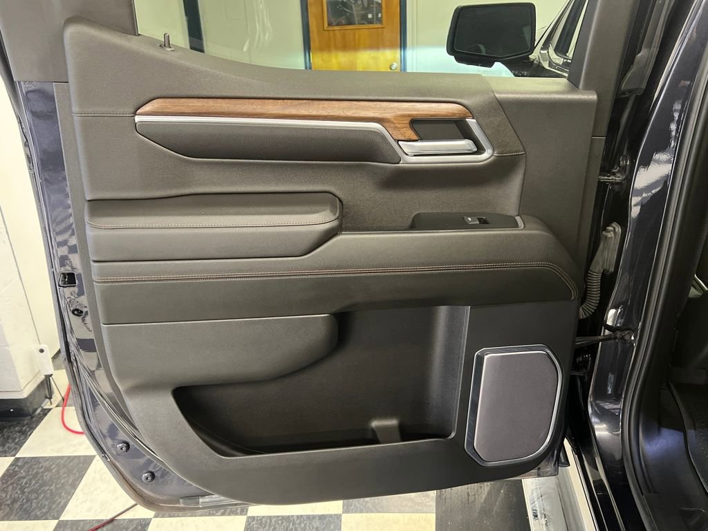 Used 2023 Chevrolet Silverado 1500 High Country w/ High Country Premium Package image 42