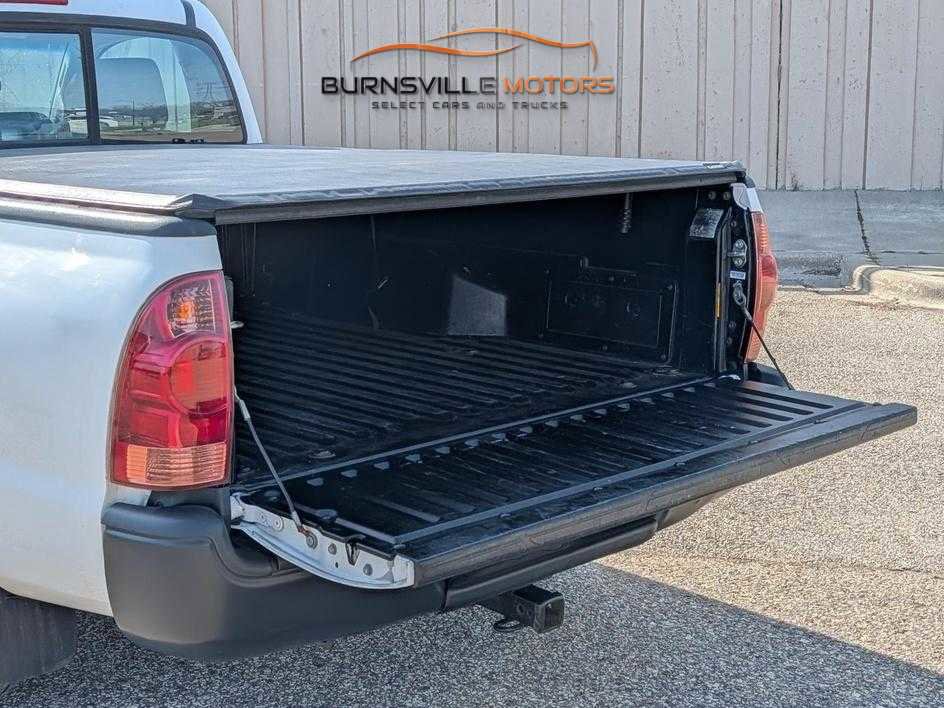 Used 2014 Toyota Tacoma 2WD Regular Cab image 11