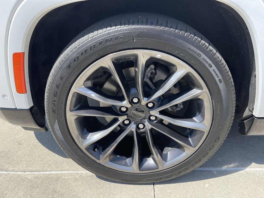 Used 2024 Jeep Grand Wagoneer L Series III w/ Quick Order Packagew 28T image 2