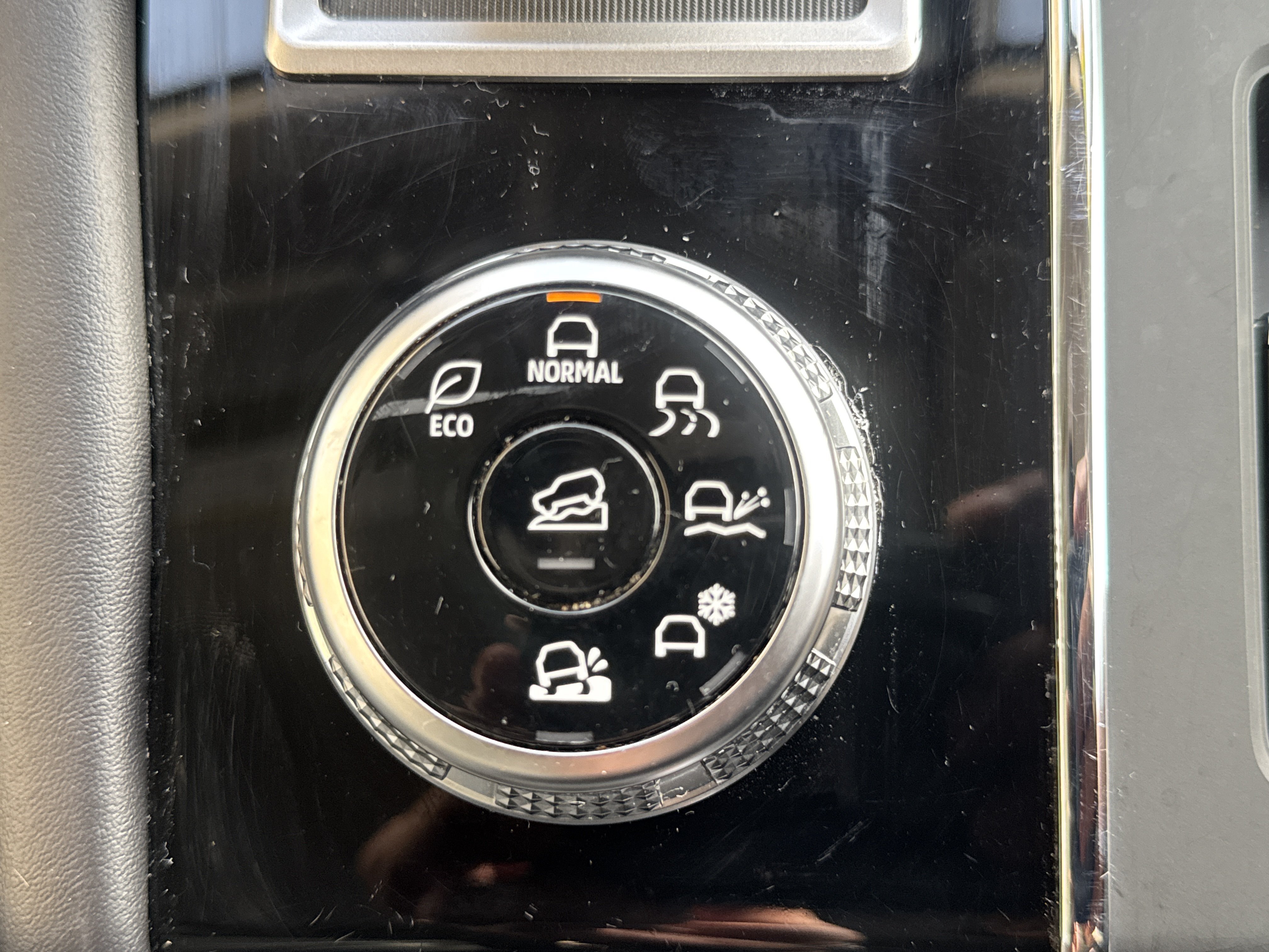 Used 2022 Mitsubishi Outlander SE AWD/4WD image 16