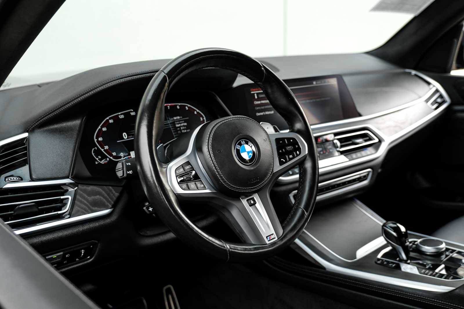 Used 2022 BMW X7 xDrive40i w/ M Sport Package image 19