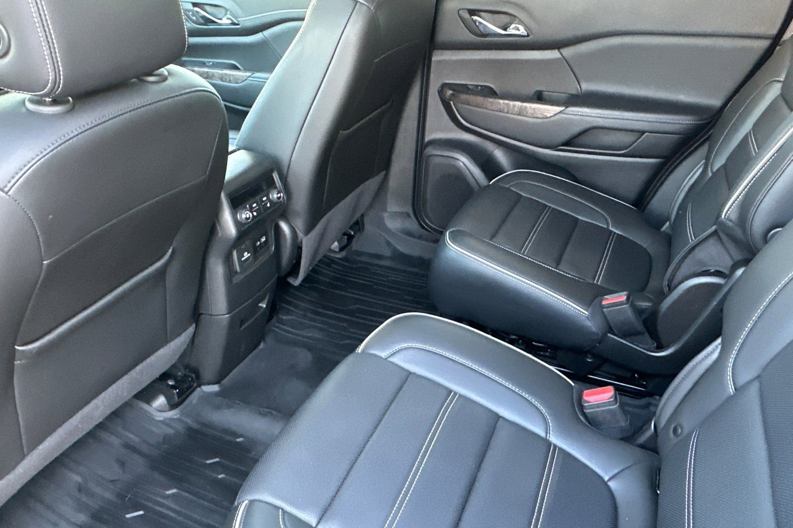 Certified 2023 GMC Acadia Denali w/ Denali Ultimate Package image 13