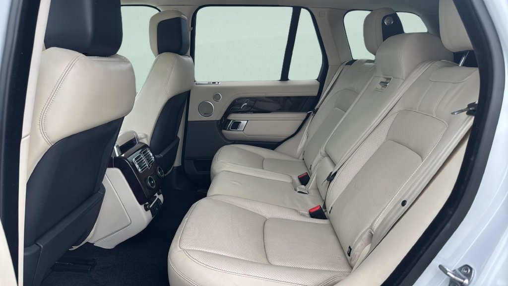 Used 2018 Land Rover Range Rover Supercharged AWD/4WD image 32