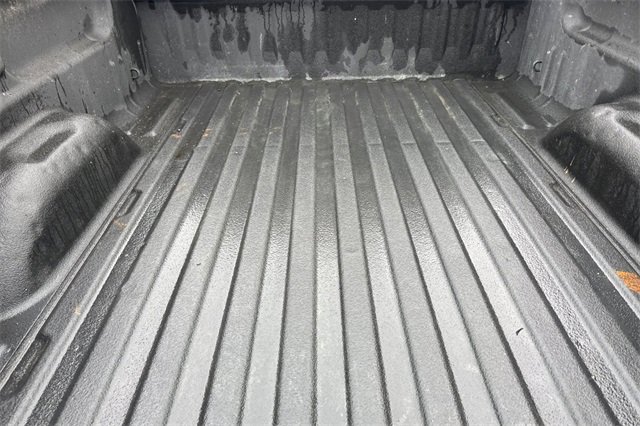 Used 2017 GMC Sierra 2500 2WD Crew Cab image 17