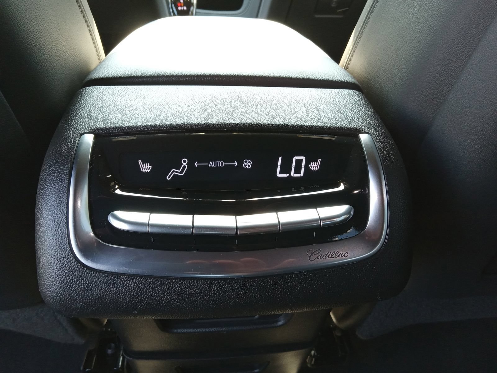 Used 2023 Cadillac XT6 Premium Luxury w/ Technology Package AWD/4WD image 24
