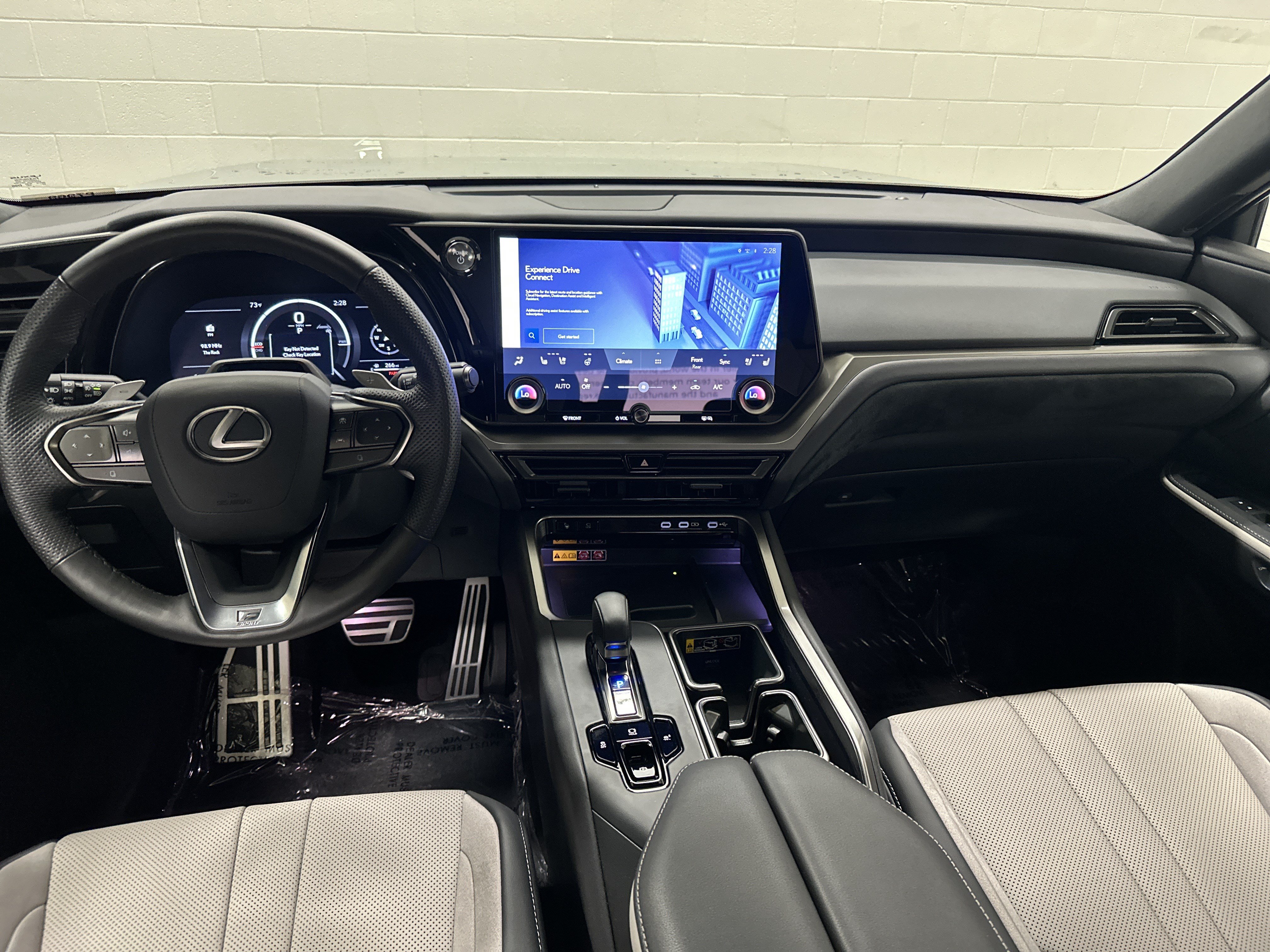 Certified 2025 Lexus TX 500h AWD image 29
