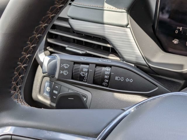 Used 2025 GMC Acadia AT4 AWD/4WD image 33