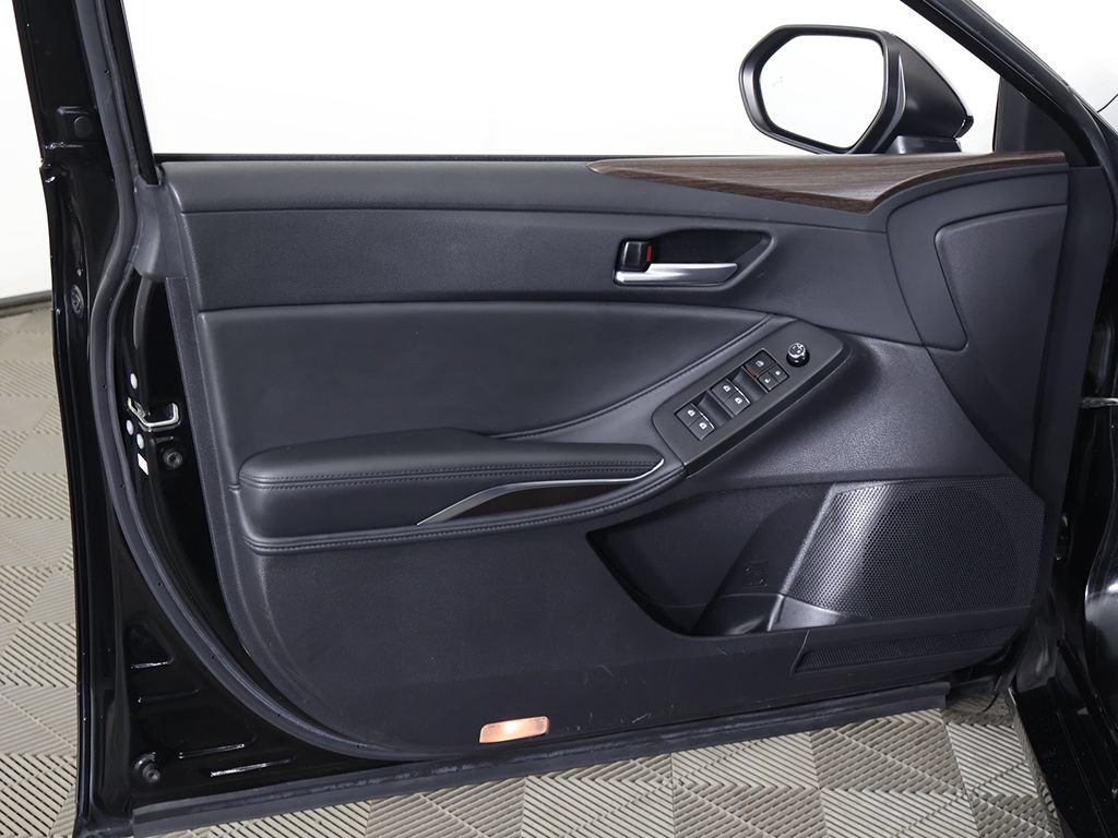 Used 2019 Toyota Avalon XLE w/ Moonroof Package FWD image 23