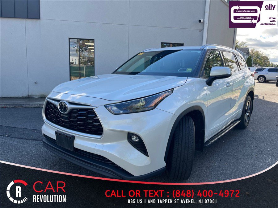 Used 2022 Toyota Highlander XLE AWD/4WD image 5