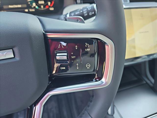 Used 2025 Land Rover Discovery Sport S image 19