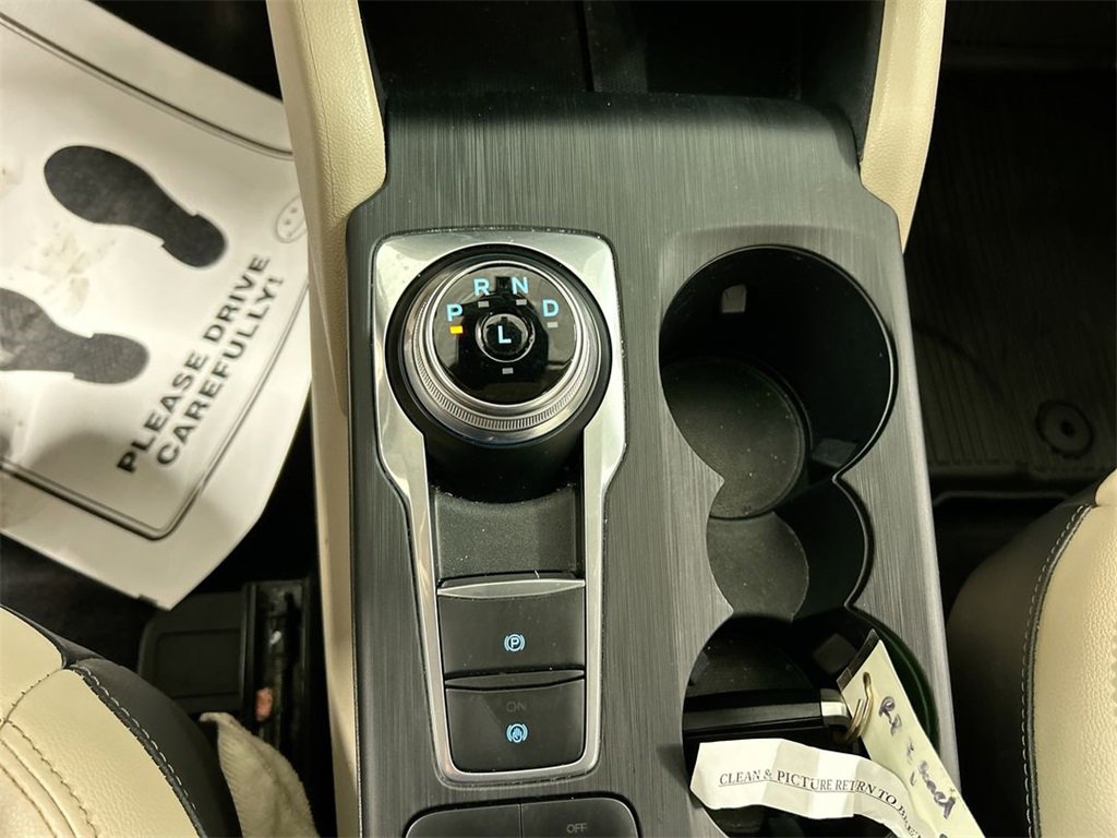 Used 2020 Ford Escape SEL image 18