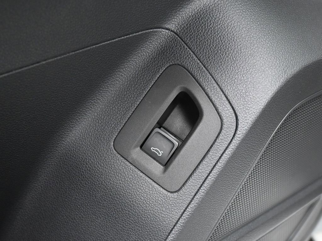 Used 2018 Volkswagen Atlas SEL Premium image 20