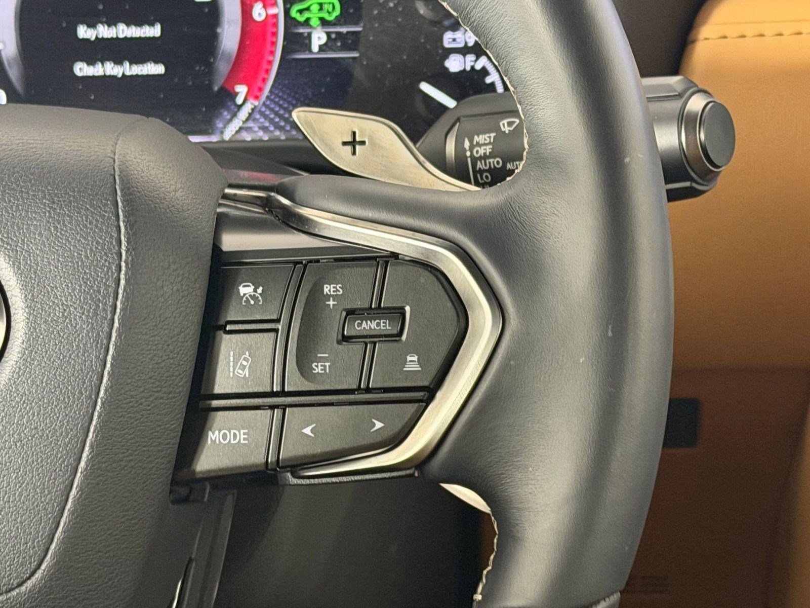 Used 2024 Lexus LX 600 4WD w/ Luxury Package image 18