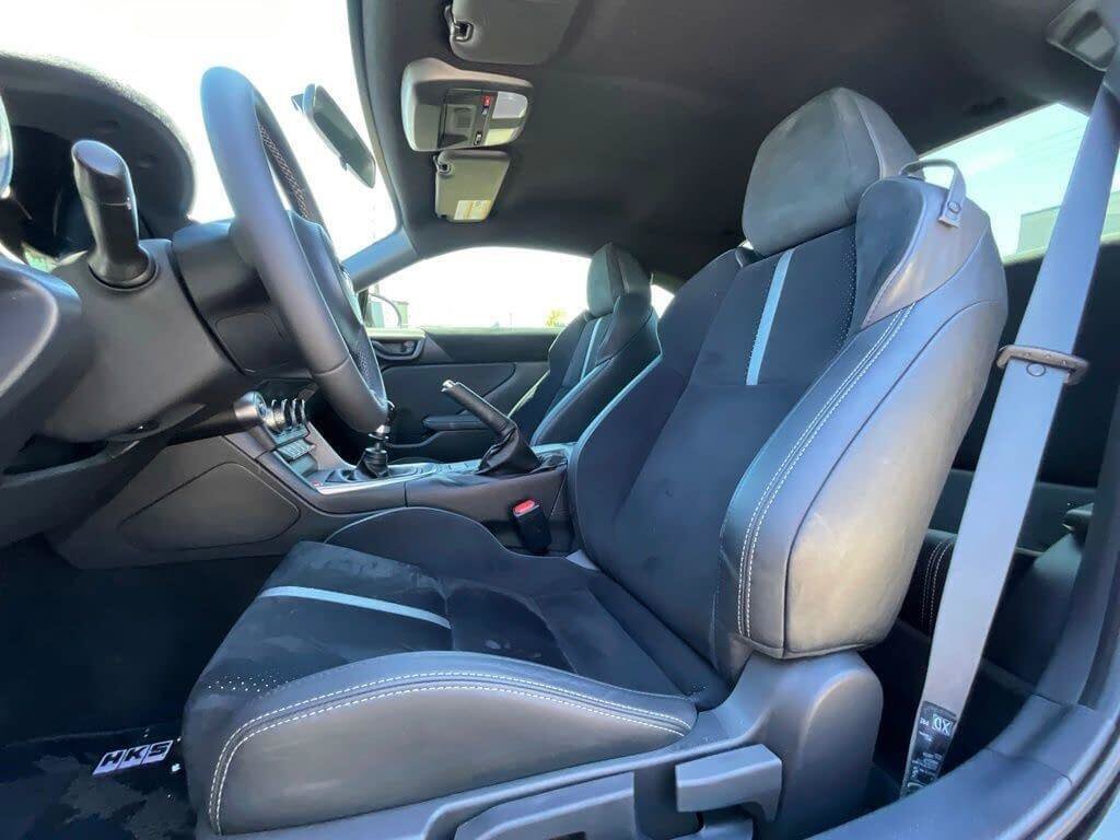 Used 2023 Toyota GR86 Premium w/ ALL Weather Mat Package (TMS) RWD image 12