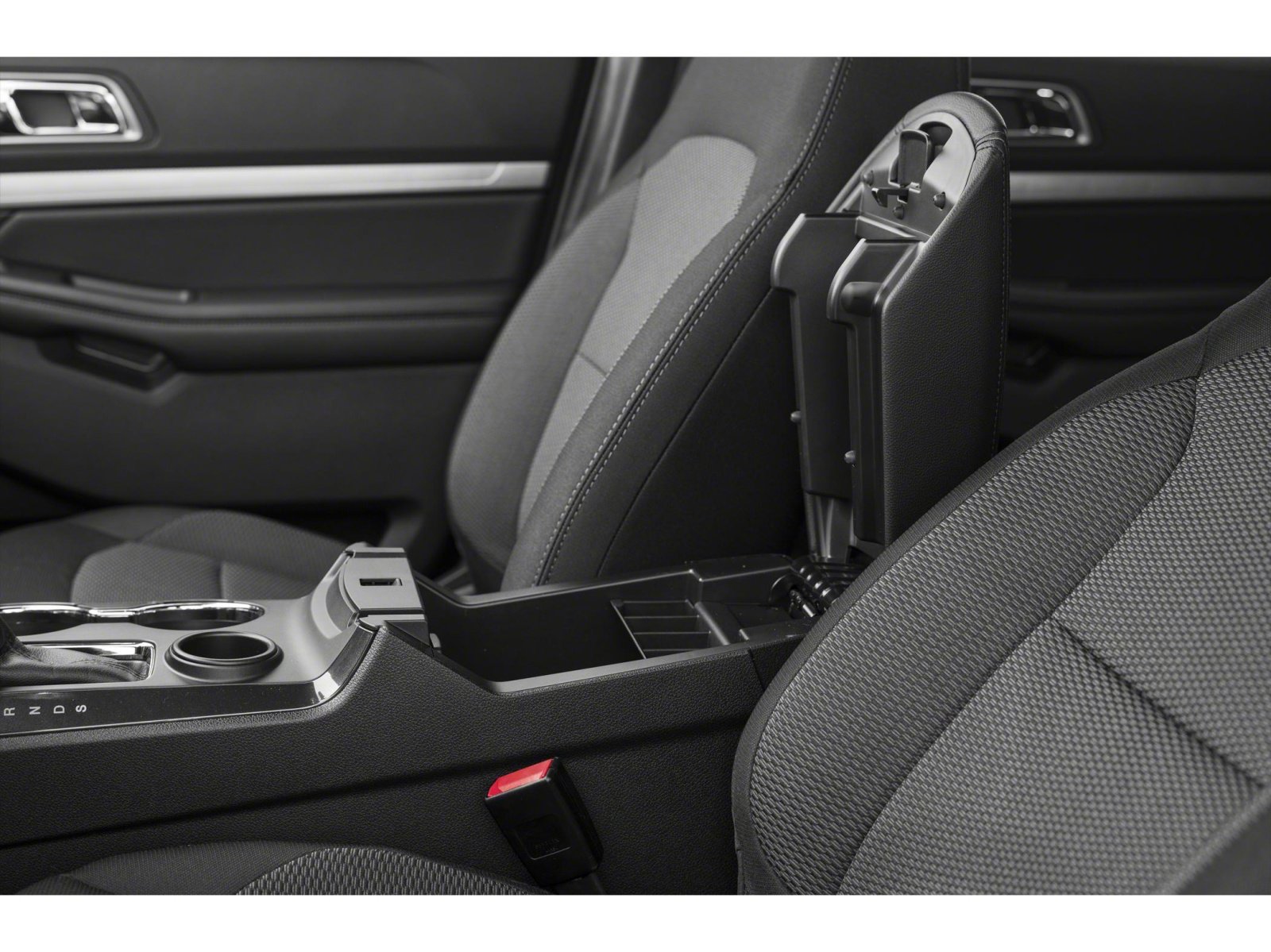 Used 2018 Ford Explorer XLT w/ Equipment Group 202A image 9