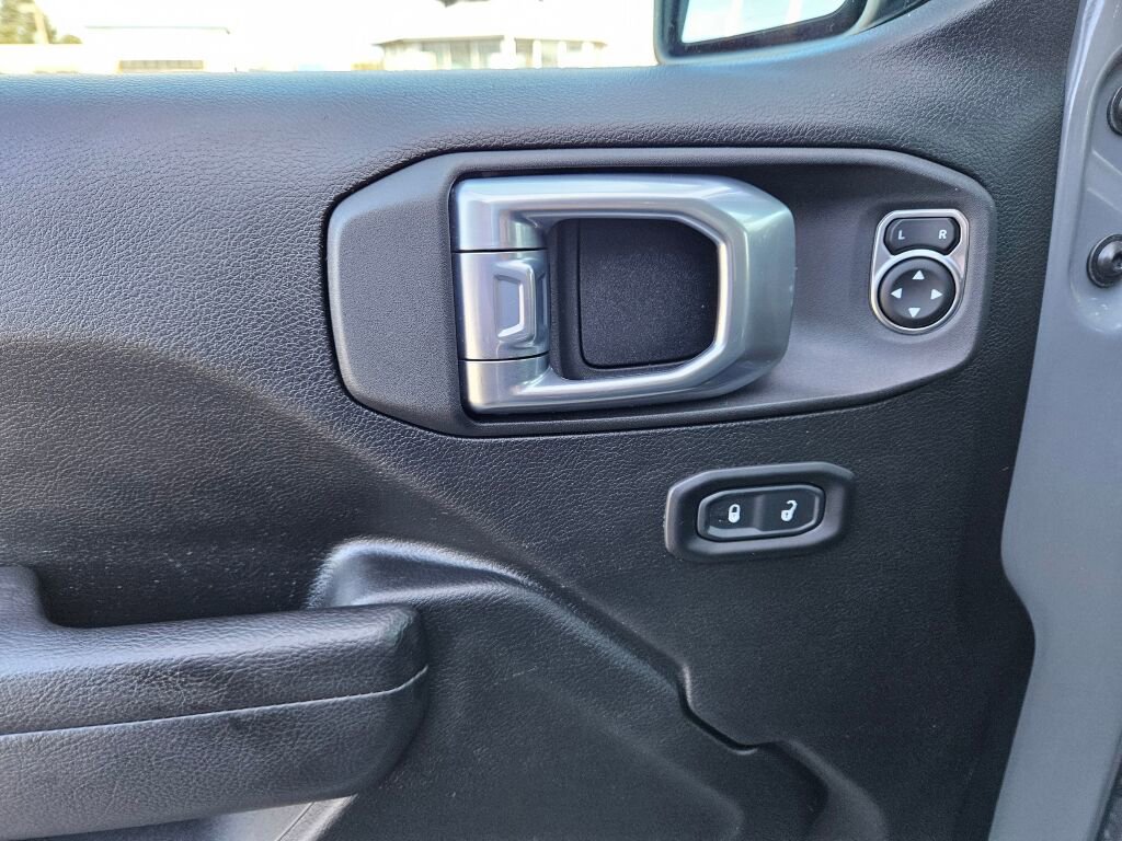 Used 2022 Jeep Wrangler Unlimited Rubicon 4xe image 17