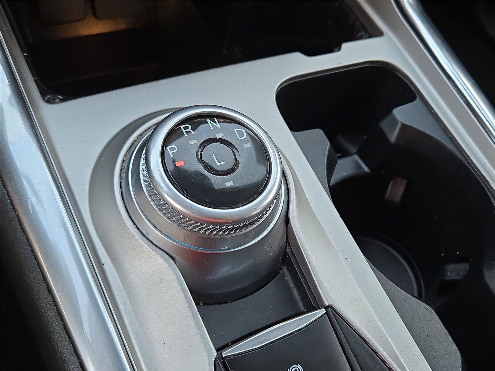 Used 2022 Ford Explorer XLT w/ Equipment Group 202A image 10