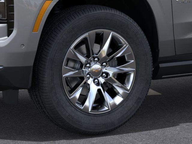 New 2026 Chevrolet Suburban Premier RWD image 9
