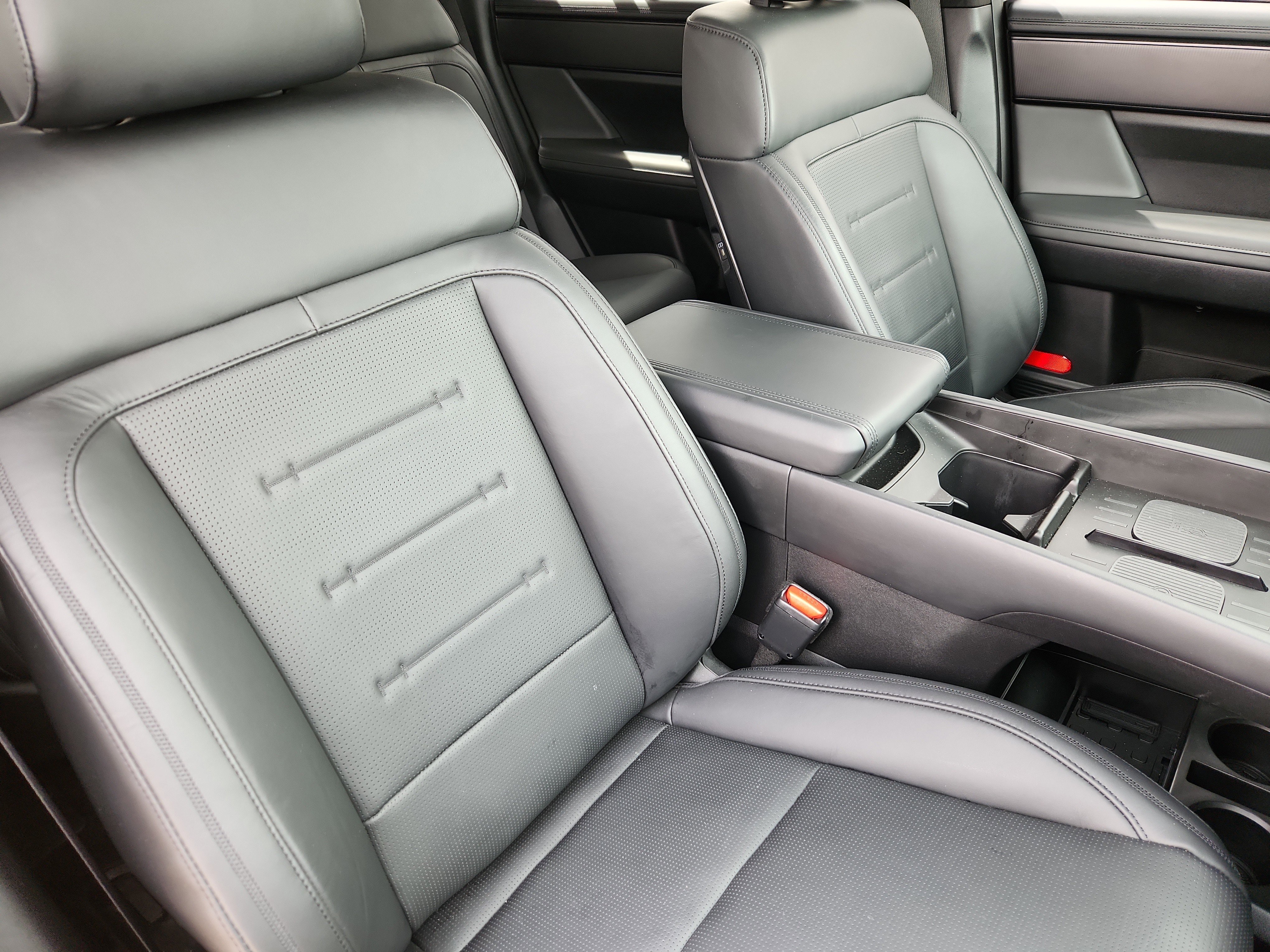 Certified 2025 Hyundai Santa Fe Calligraphy image 12