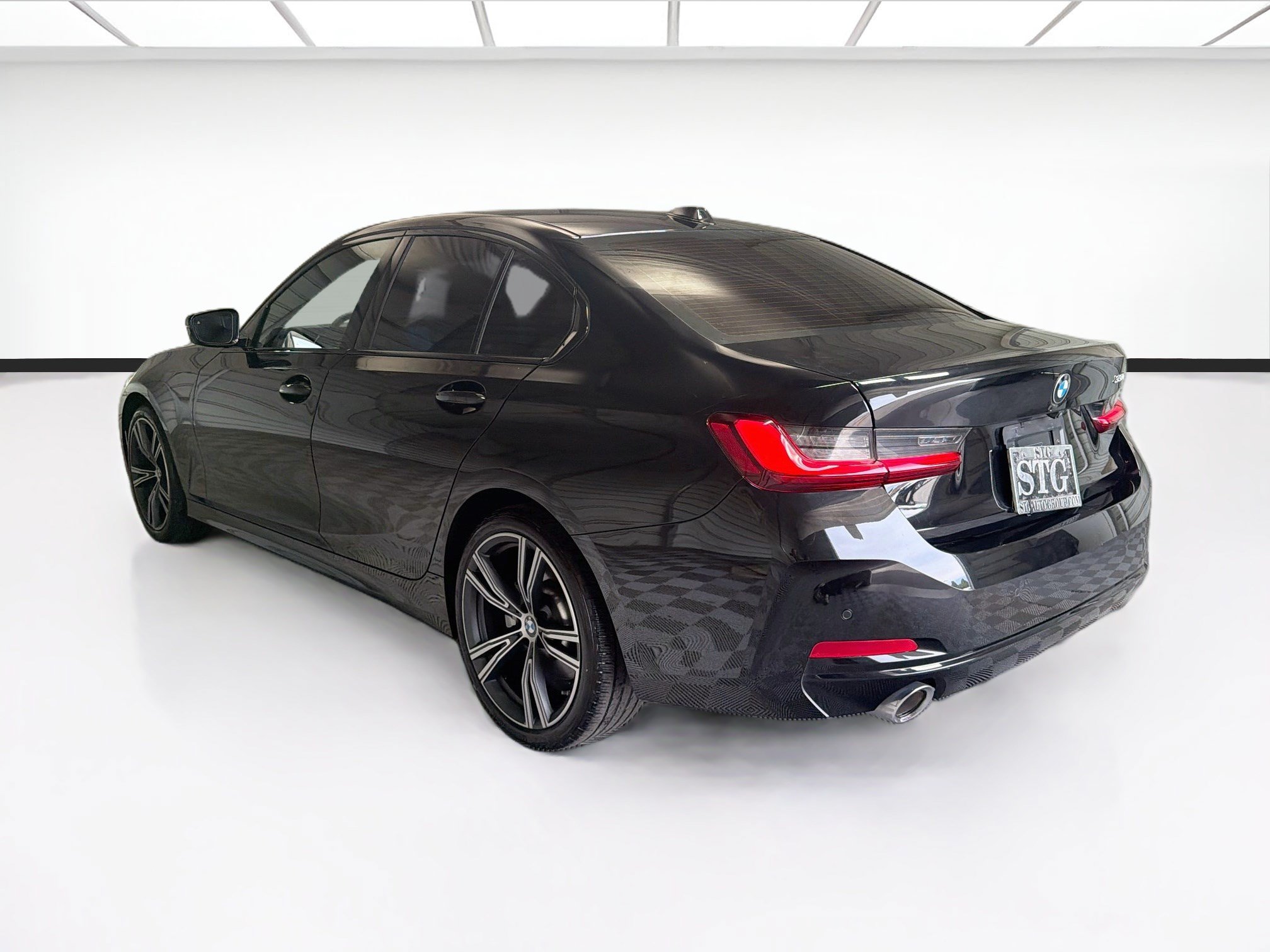 Used 2023 BMW 330i Sedan w/ Premium Package RWD image 6