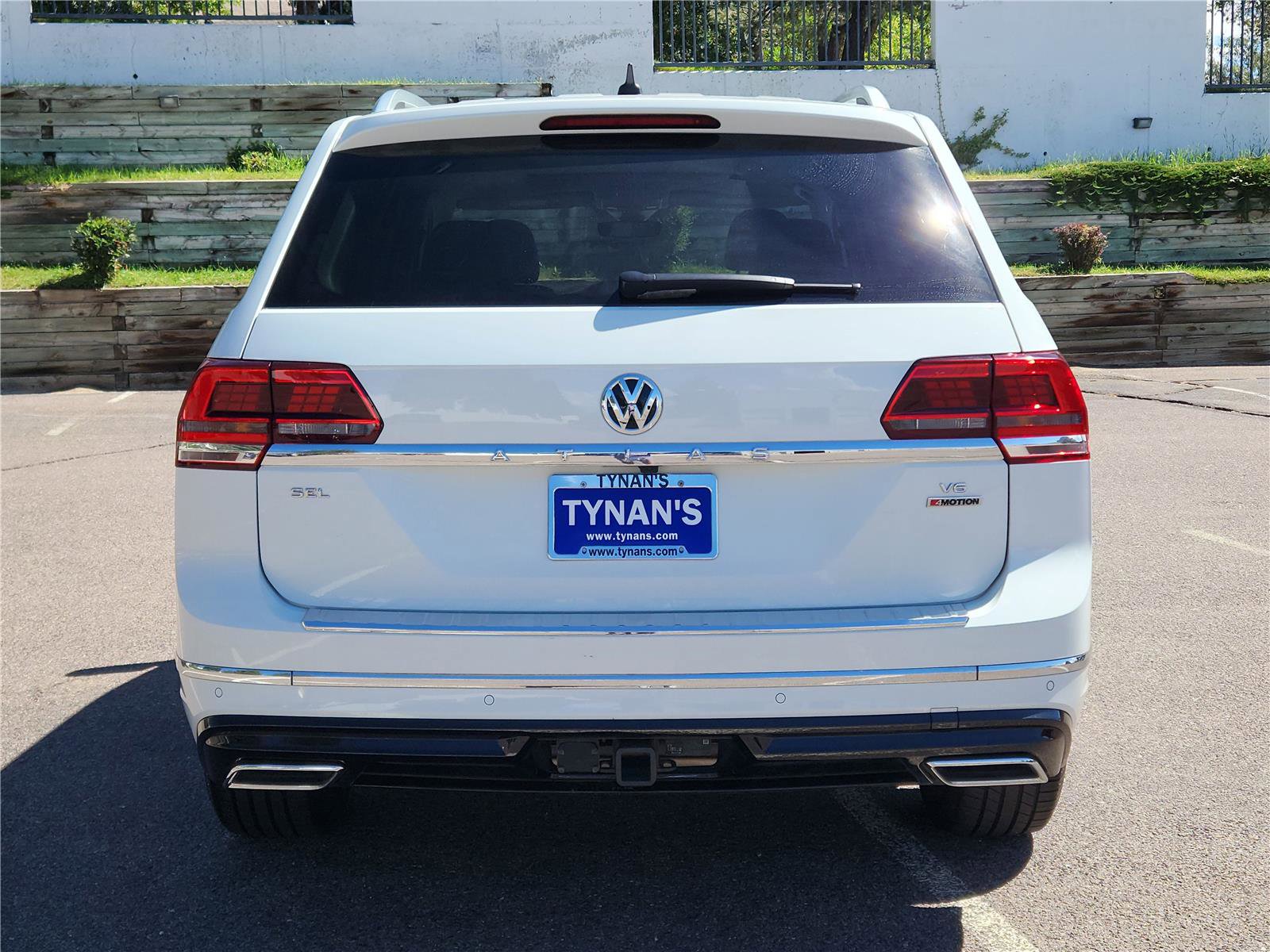 Used 2019 Volkswagen Atlas SEL R-Line image 4