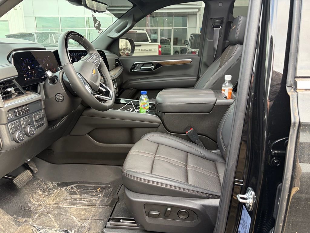 Used 2025 Chevrolet Tahoe High Country image 5