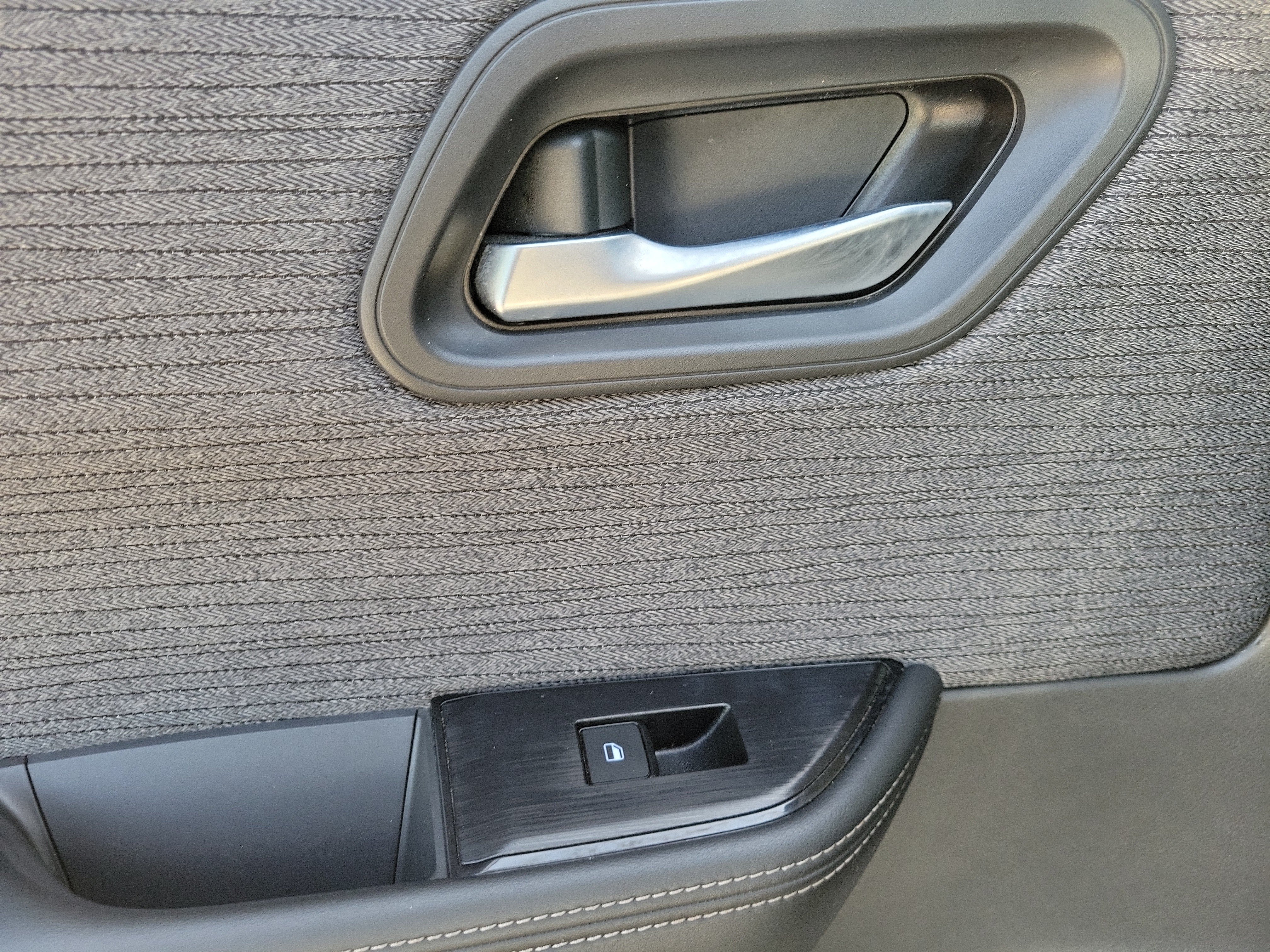 Certified 2022 Nissan Rogue SV FWD image 20