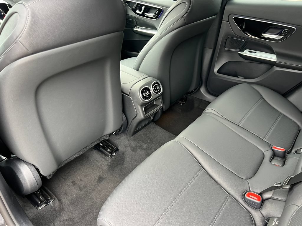 New 2027 Mercedes-Benz GLC 300 4MATIC image 31