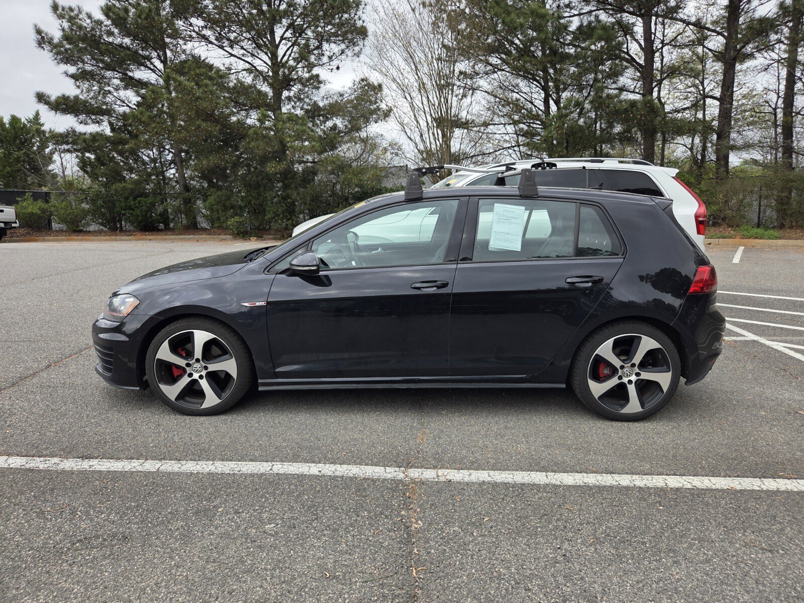 Used 2015 Volkswagen Golf S image 3