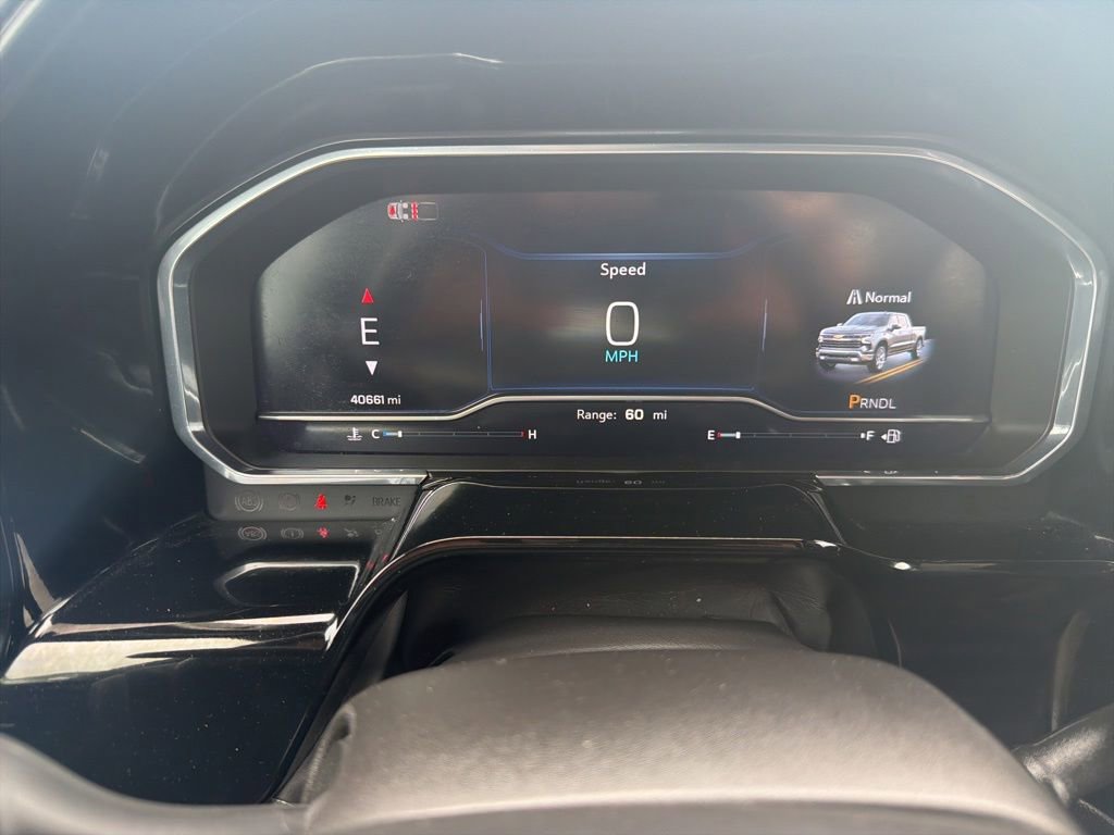 Used 2025 Chevrolet Silverado 1500 LT RWD image 16
