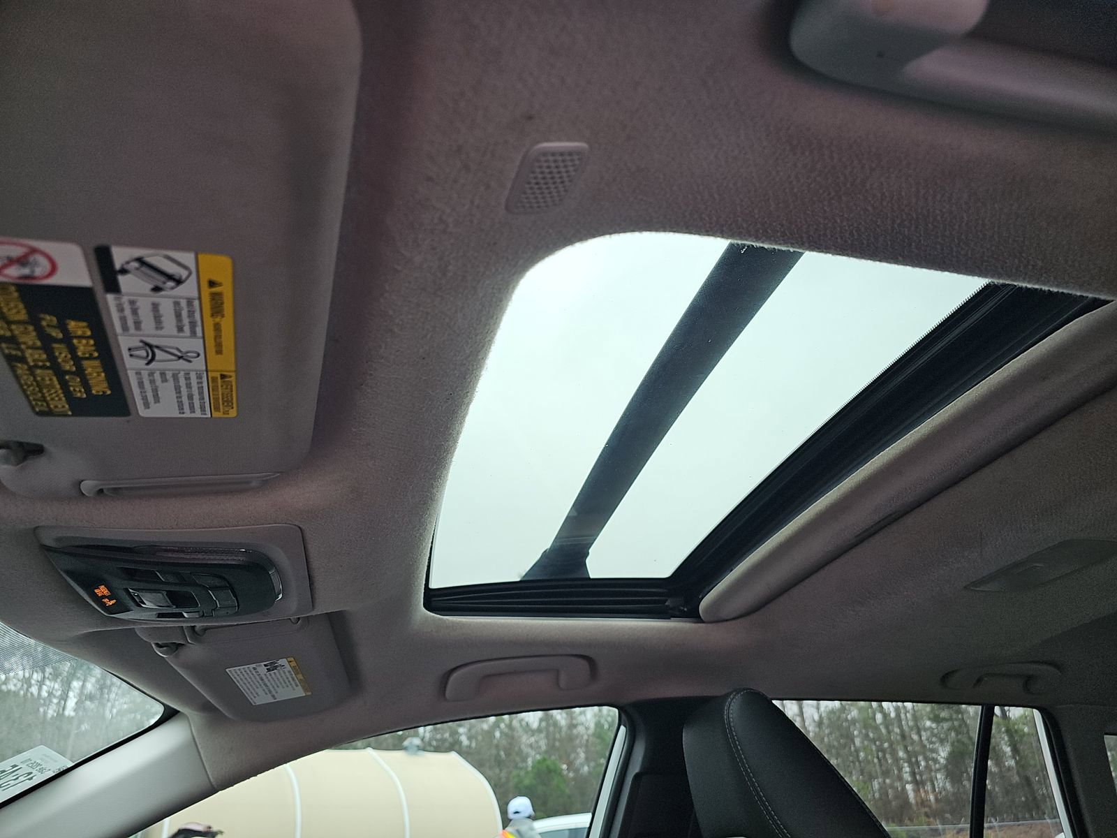 Used 2022 Toyota Corolla Cross XLE w/ Convenience Package image 20