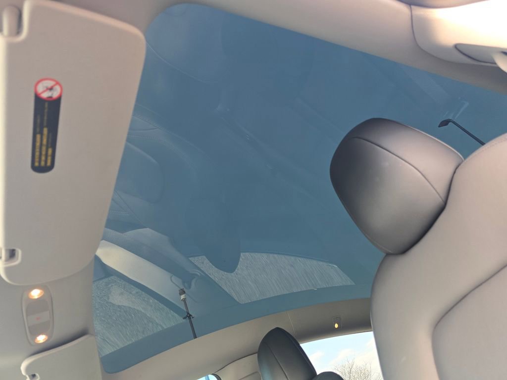 Used 2020 Tesla Model Y Long Range image 3