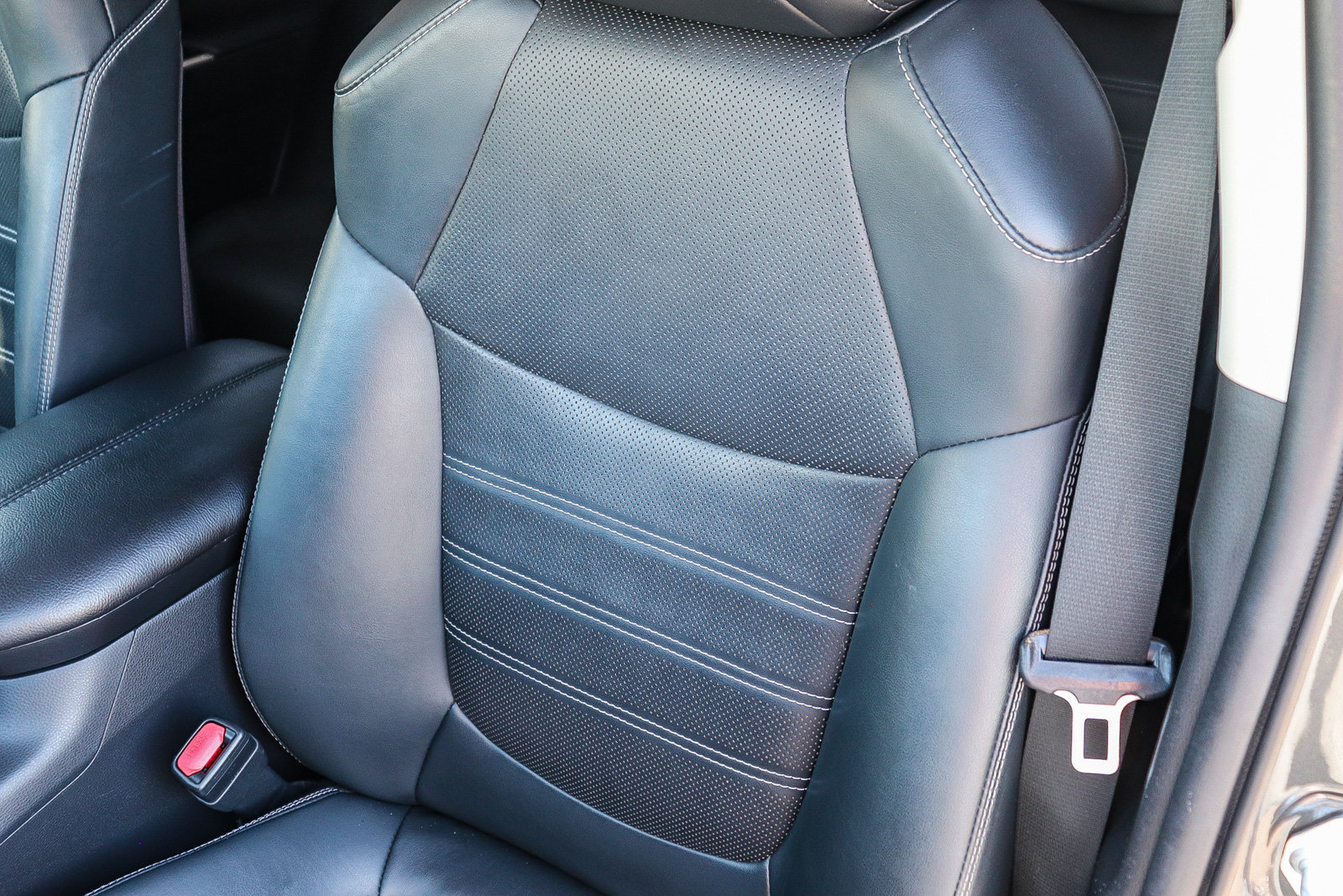 Certified 2020 Toyota RAV4 Limited FWD image 24