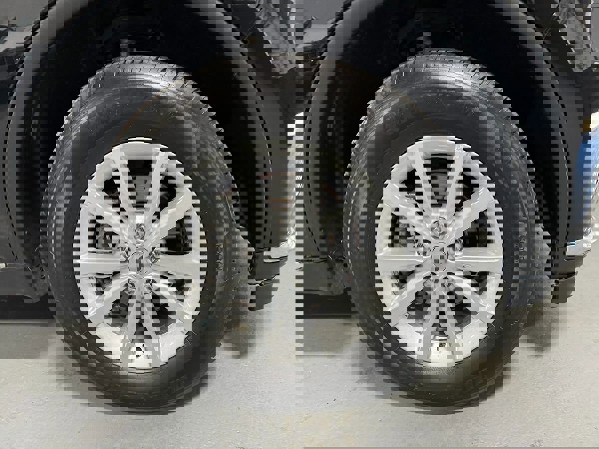 Used 2019 Dodge Durango SXT image 2
