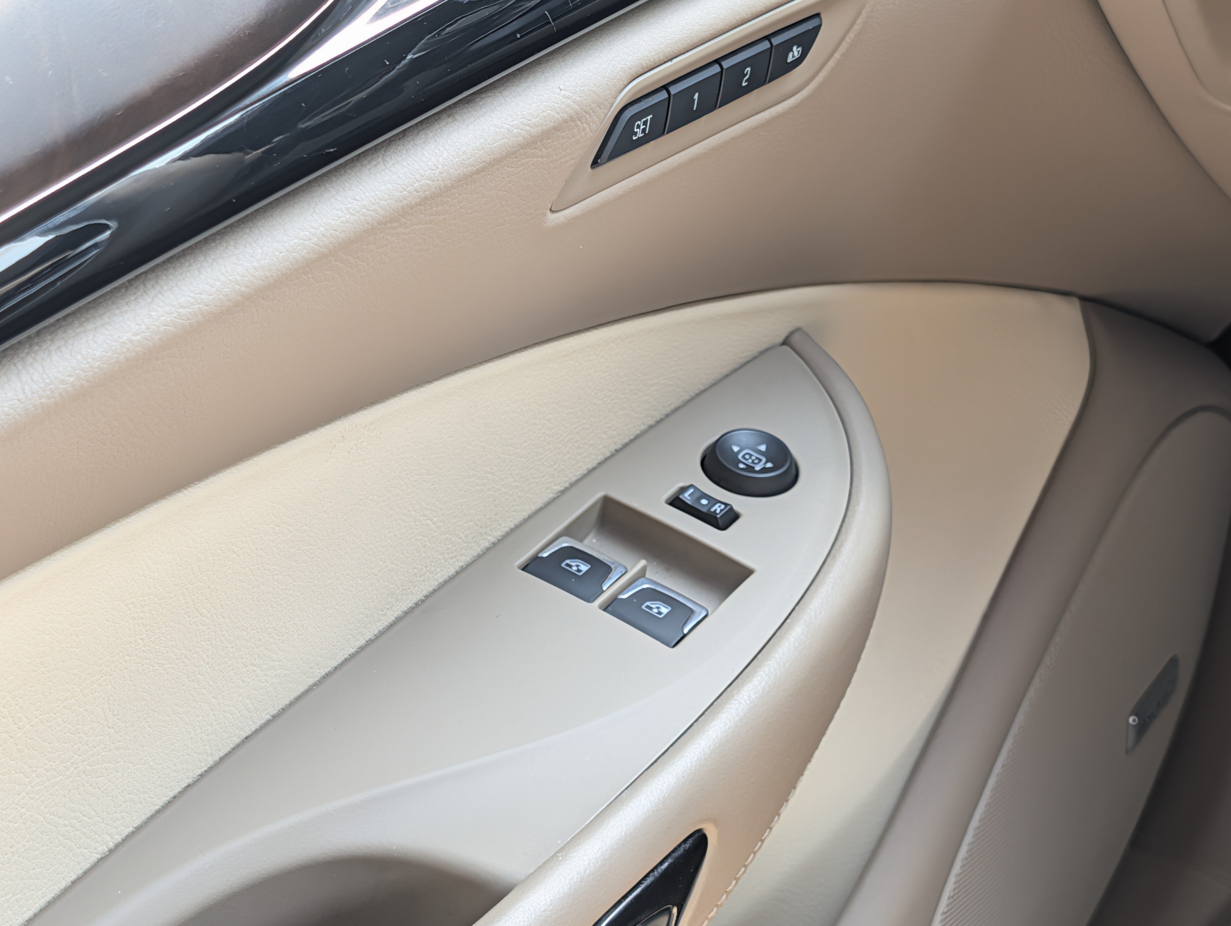 Used 2014 Cadillac ELR FWD image 19