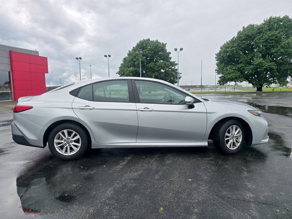 Used 2025 Toyota Camry LE FWD image 16