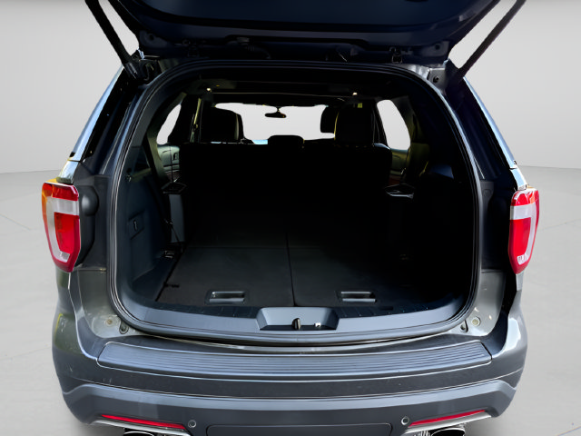 Used 2019 Ford Explorer XLT w/ Equipment Group 202A AWD/4WD image 12