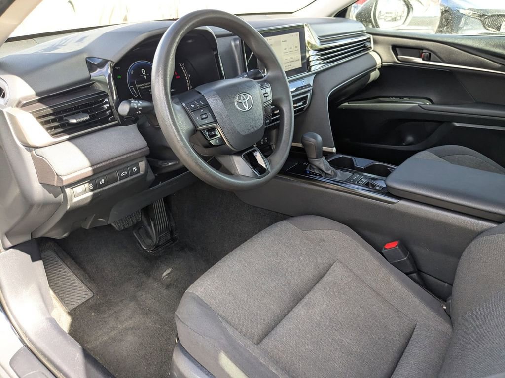 Used 2025 Toyota Camry LE image 13