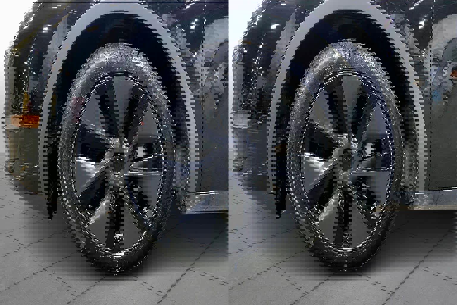 Used 2025 Tesla Model Y Long Range image 11