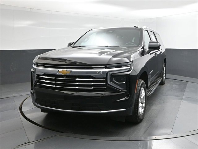 Used 2025 Chevrolet Suburban LT image 30