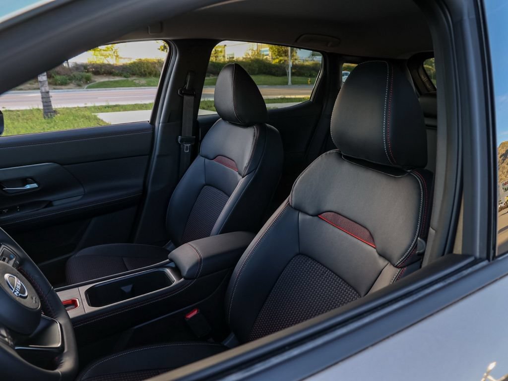 New 2026 Nissan Kicks SR FWD image 15