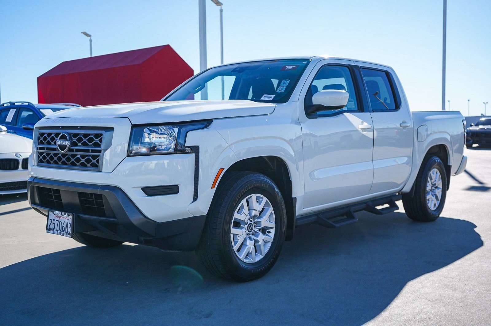 Used 2022 Nissan Frontier SV image 3