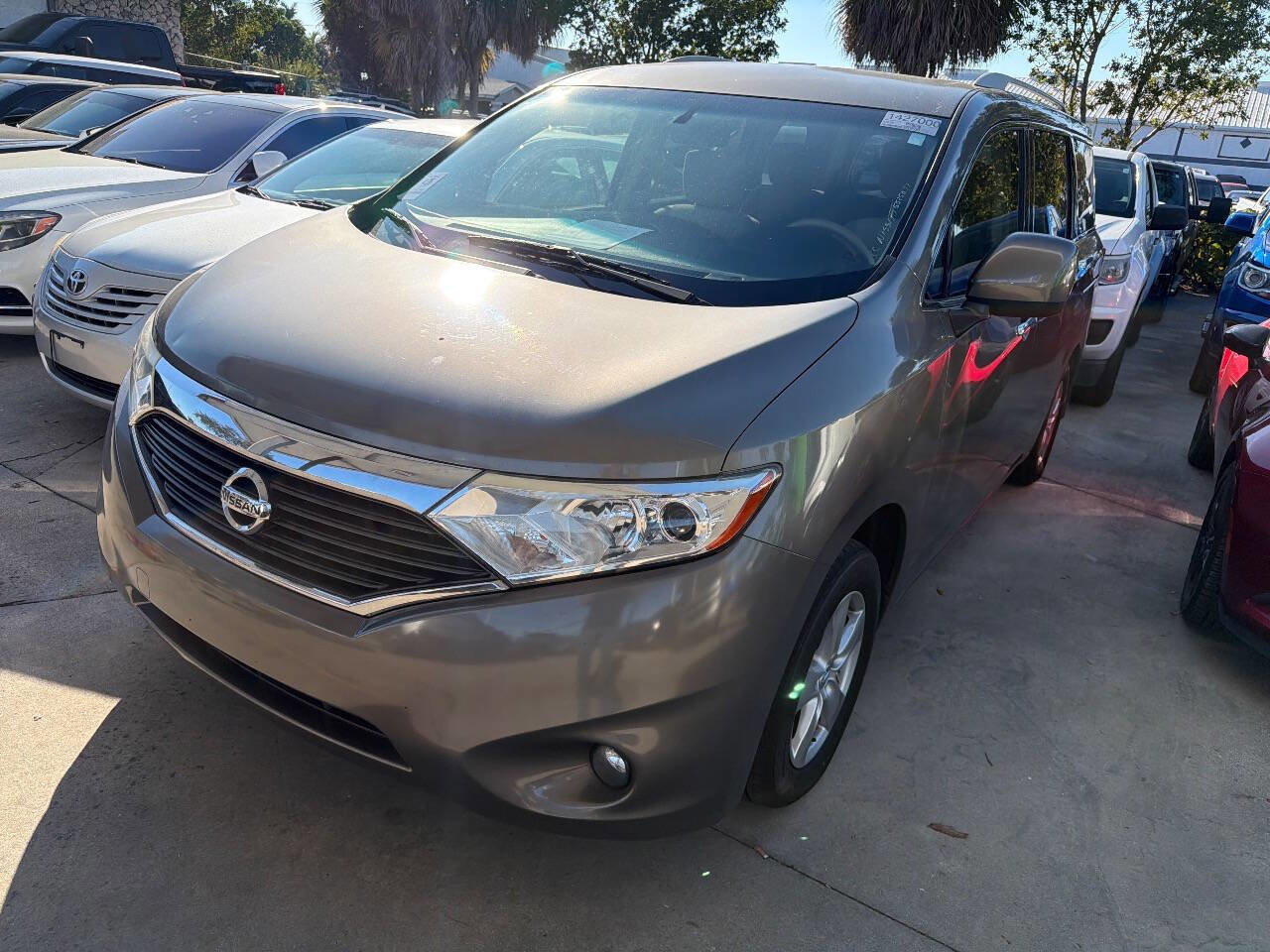 Used 2017 Nissan Quest SV image 1