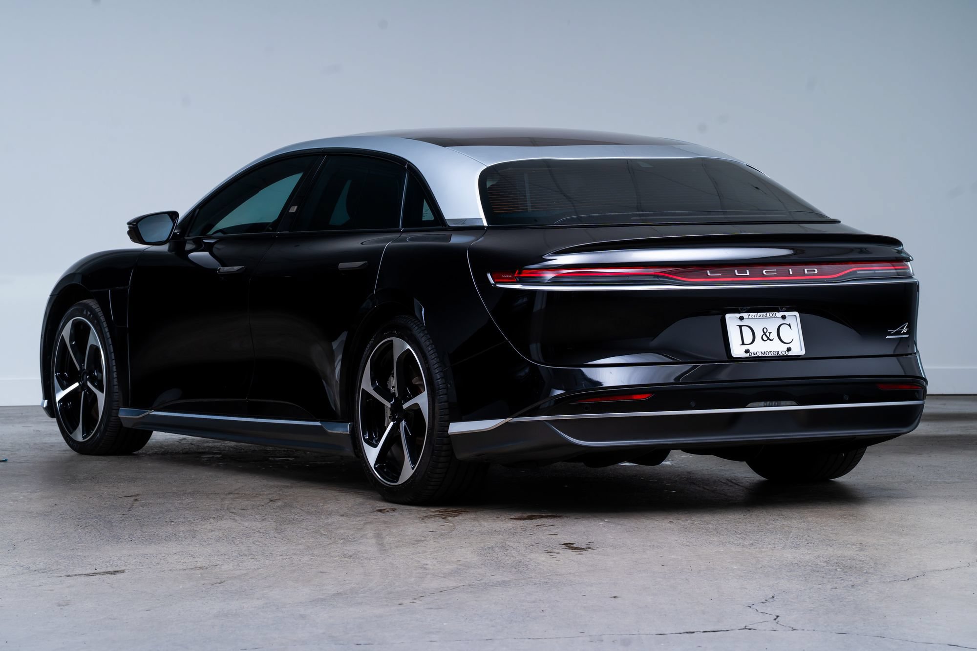 Used 2023 Lucid Air Touring AWD/4WD image 4