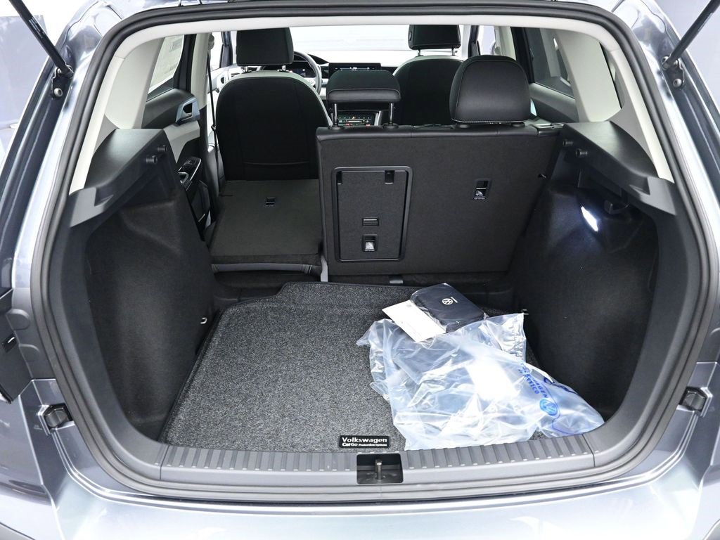 New 2025 Volkswagen Taos SE image 27